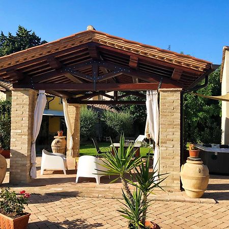 פרוג'ה Il Cortile Delle Rose Holiday House מראה חיצוני תמונה