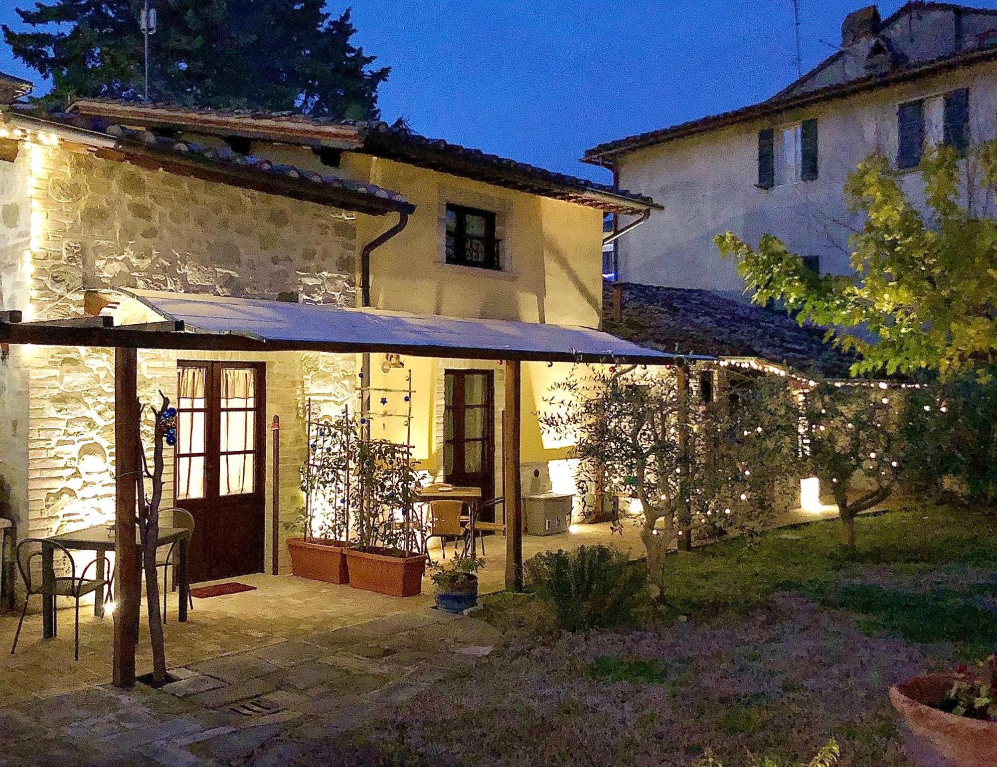 פרוג'ה Il Cortile Delle Rose Holiday House מראה חיצוני תמונה