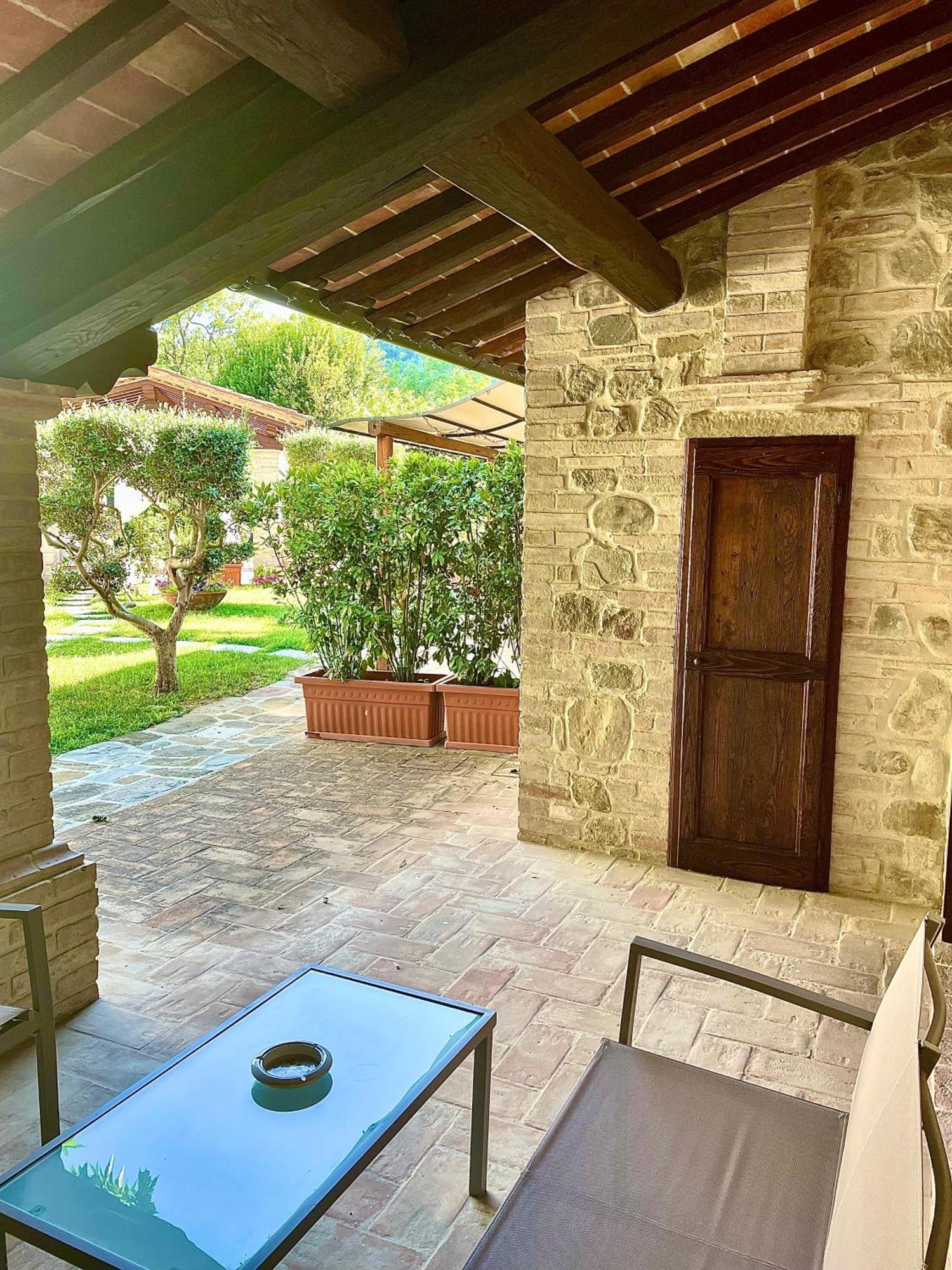 פרוג'ה Il Cortile Delle Rose Holiday House מראה חיצוני תמונה