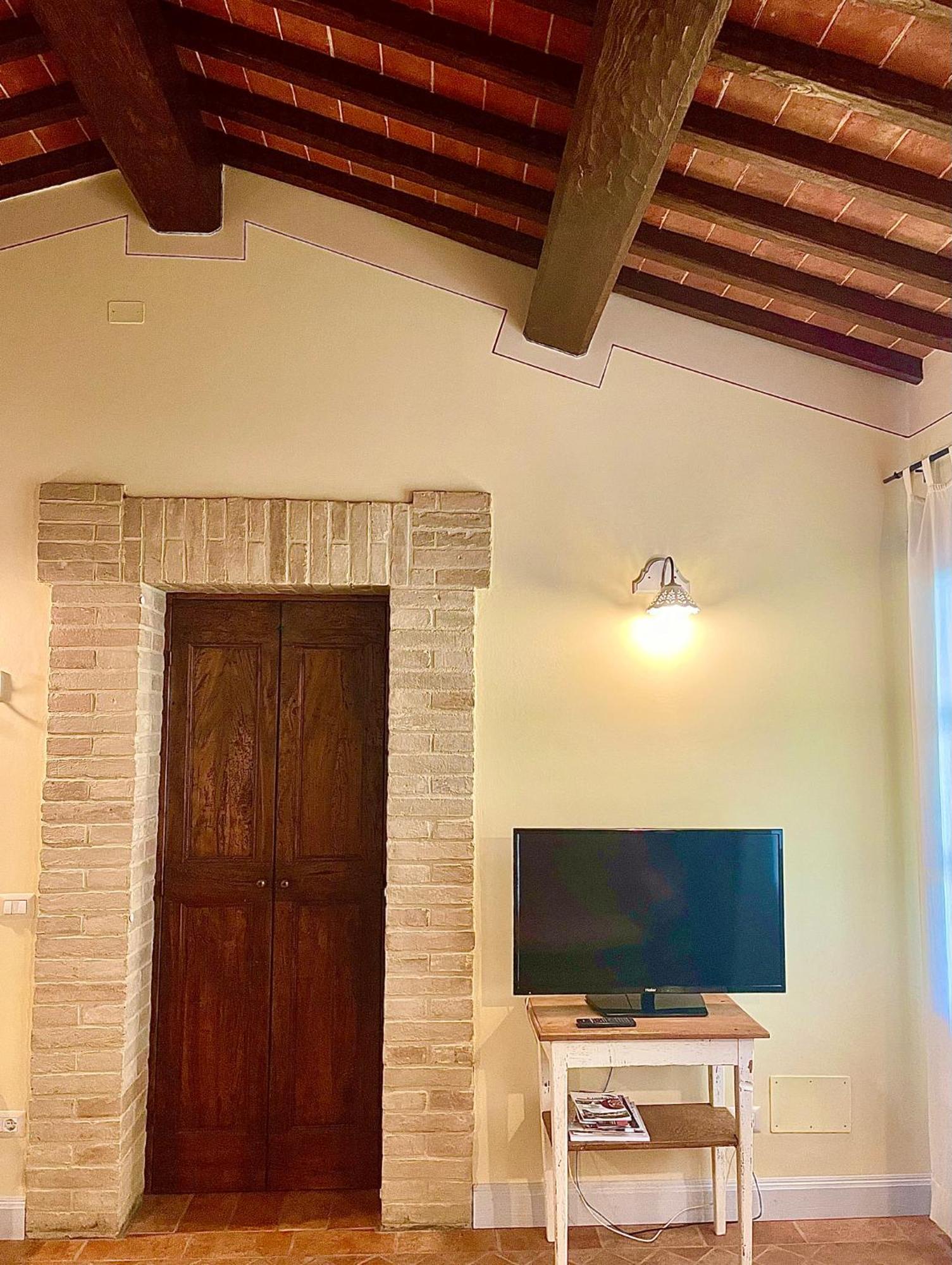 פרוג'ה Il Cortile Delle Rose Holiday House מראה חיצוני תמונה