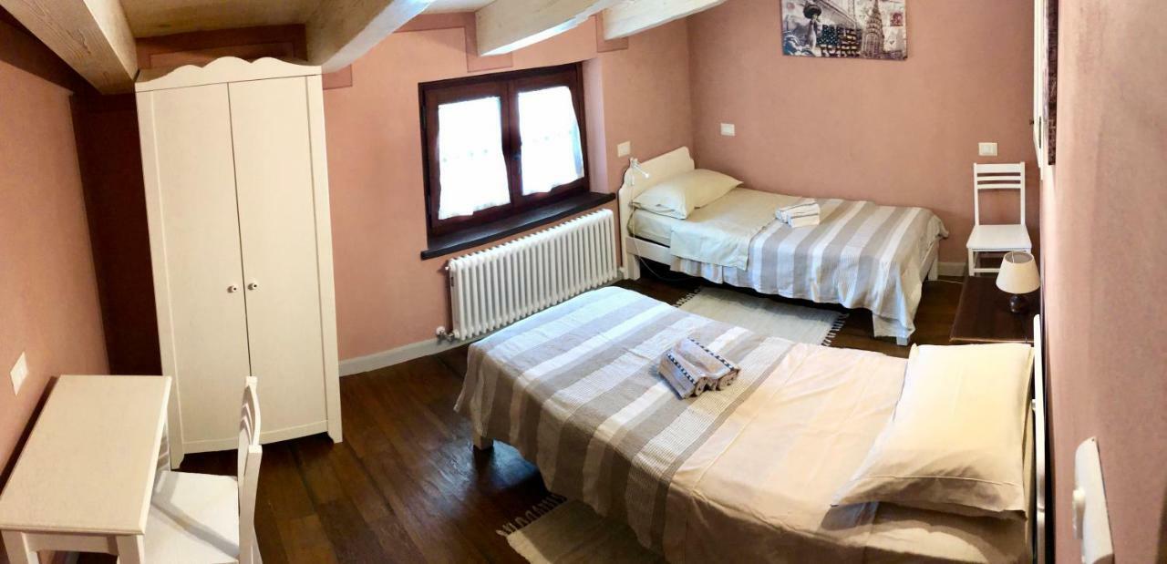 פרוג'ה Il Cortile Delle Rose Holiday House מראה חיצוני תמונה