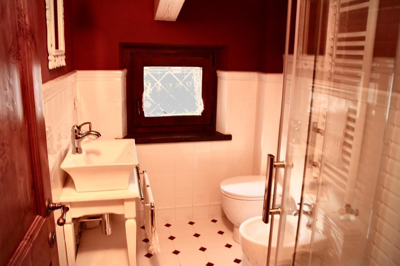 פרוג'ה Il Cortile Delle Rose Holiday House מראה חיצוני תמונה